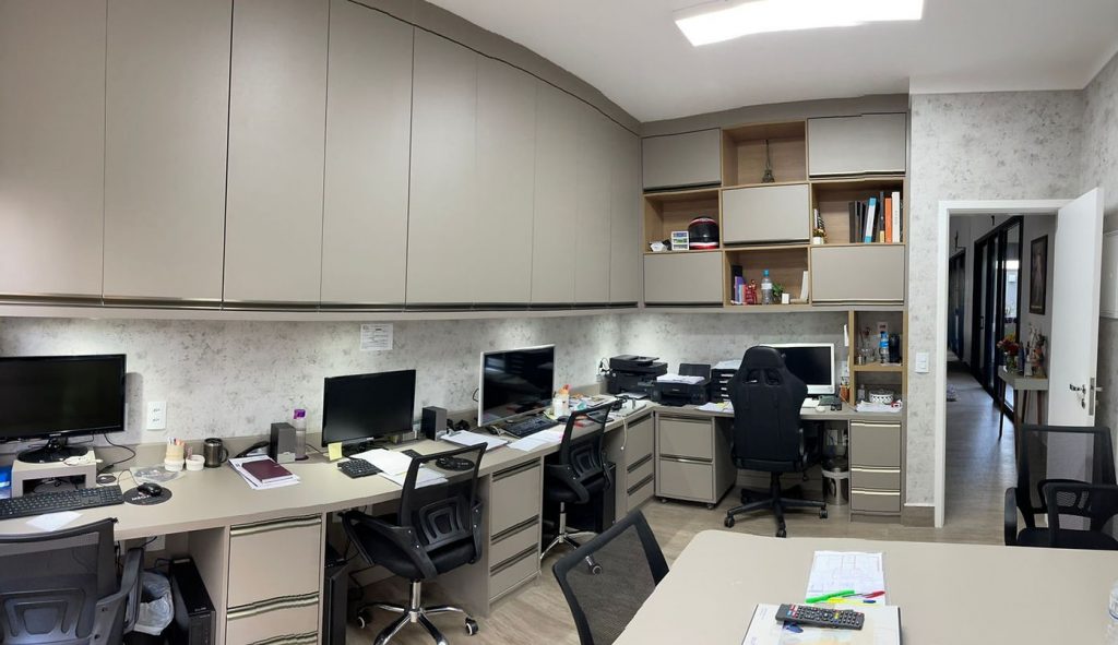 58f1e6_1bf55433d7df41b8bcb884d1f8f74a2a_mv2